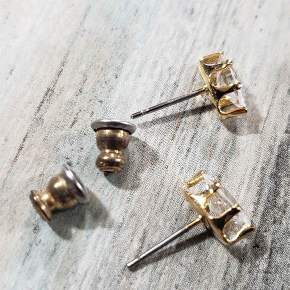 KB Necklace and Earrings Set. - Picture 9 of 11